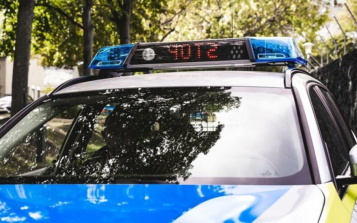 Polizeiauto vorne A3 Polizeiauto vorne A3